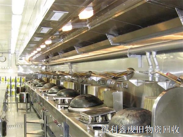 北京賓館設備回收，國貿收購二手地毯，貨架大量回收